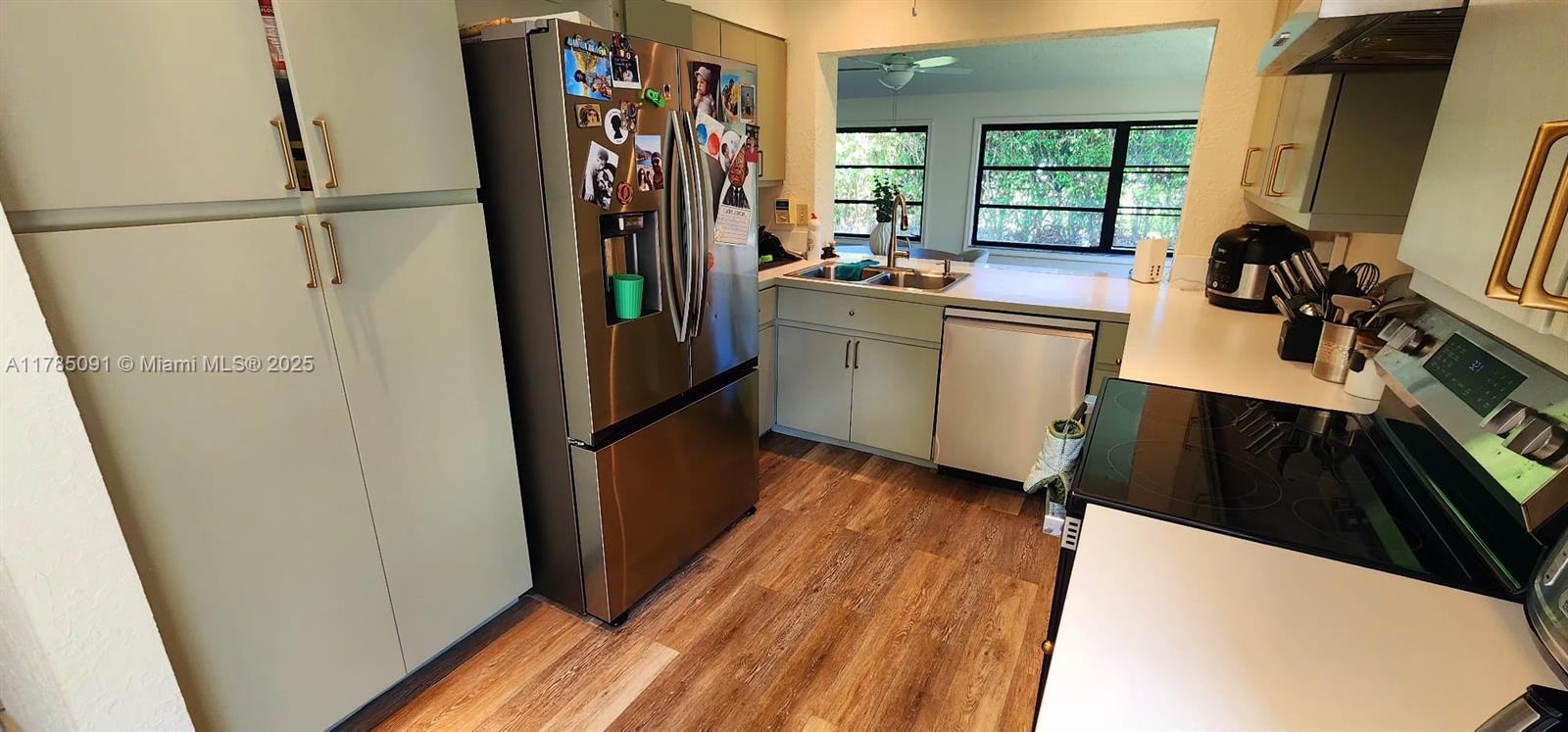 See details 22310 3 / 2 1658 sq. ft. $ 2025-10-11 0 Photo