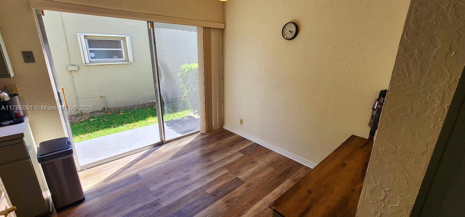 See details 22310 3 / 2 1658 sq. ft. $ 2025-10-11 0 Photo
