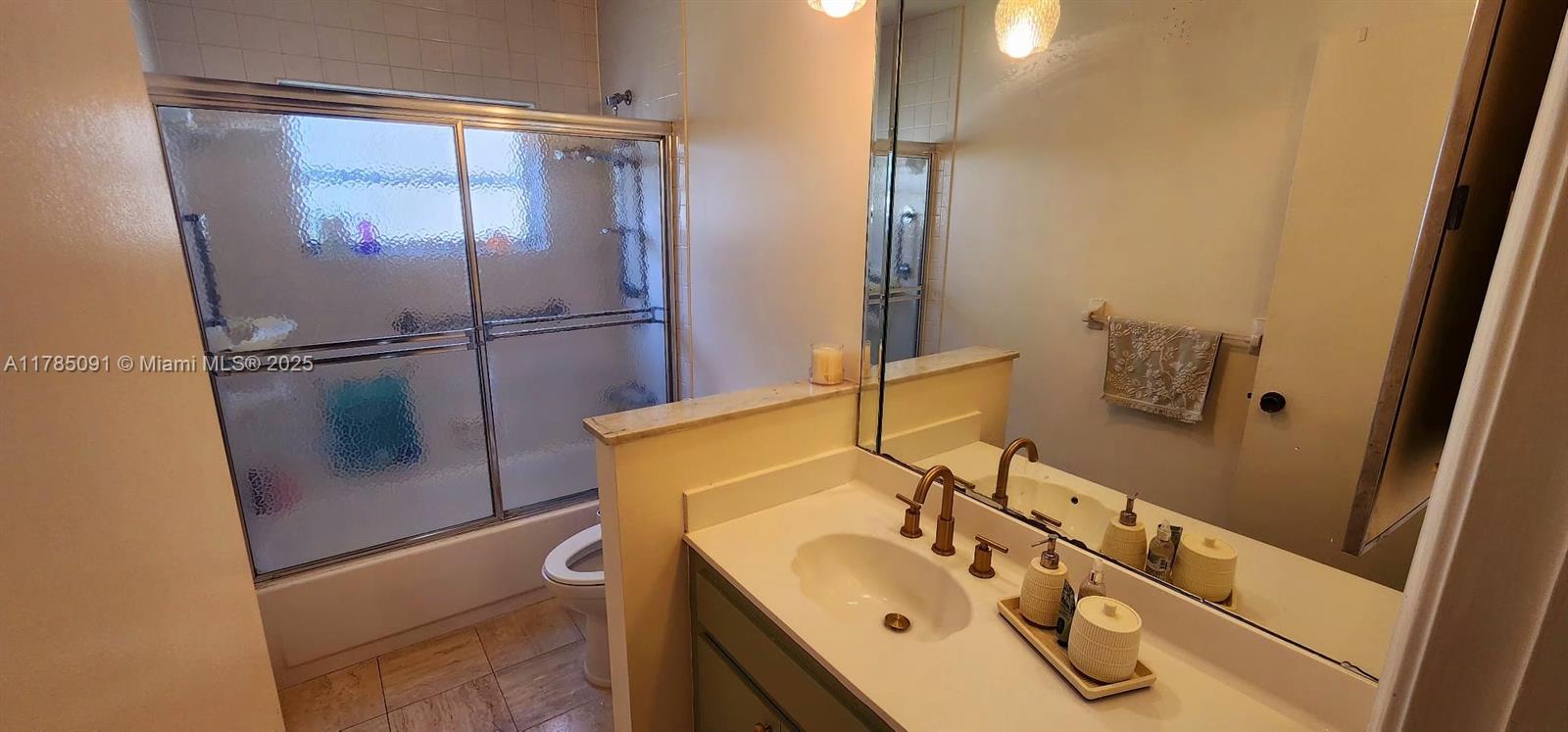 See details 22310 3 / 2 1658 sq. ft. $ 2025-10-11 0 Photo