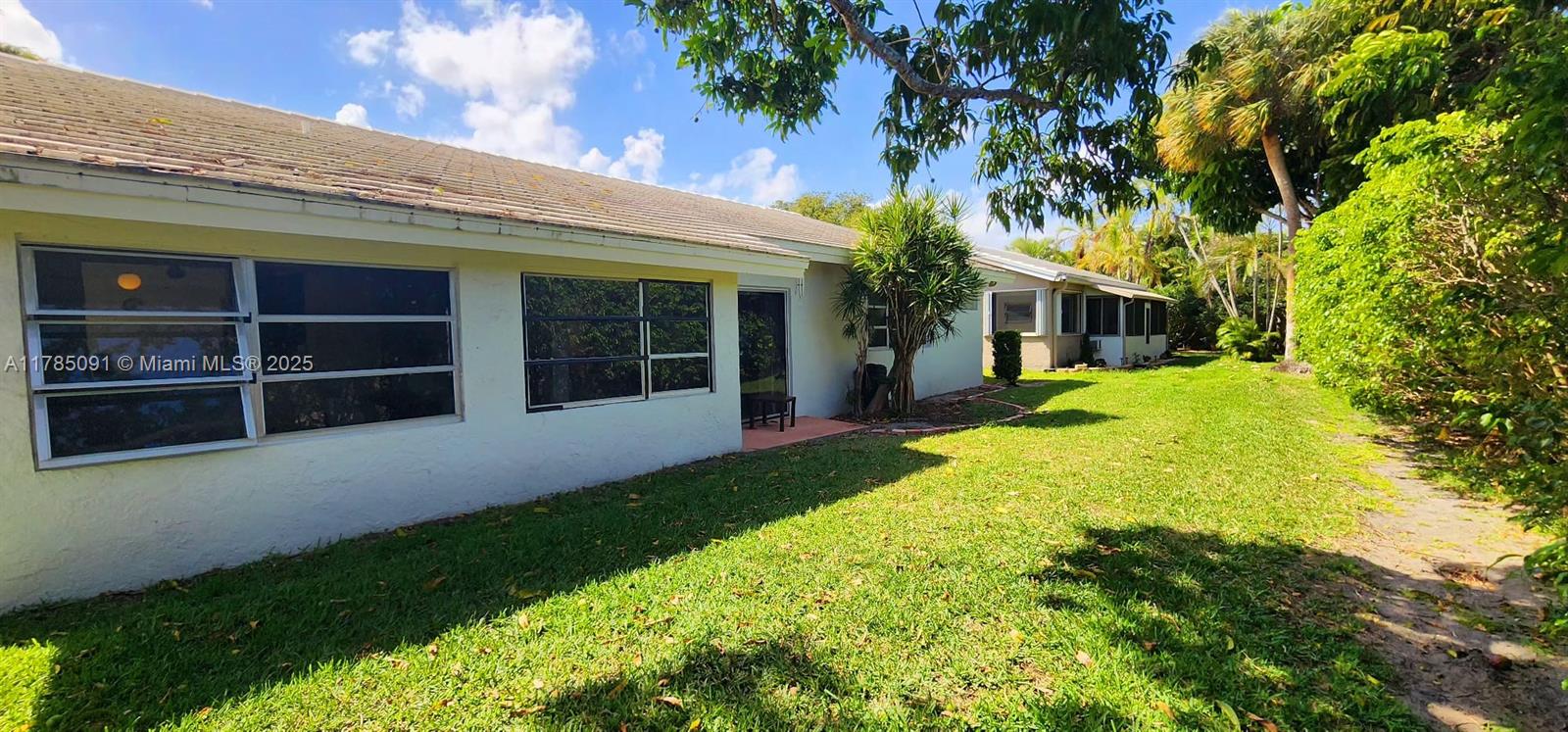 See details 22310 3 / 2 1658 sq. ft. $ 2025-10-11 0 Photo