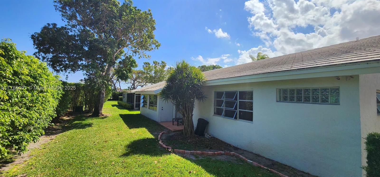 See details 22310 3 / 2 1658 sq. ft. $ 2025-10-11 0 Photo