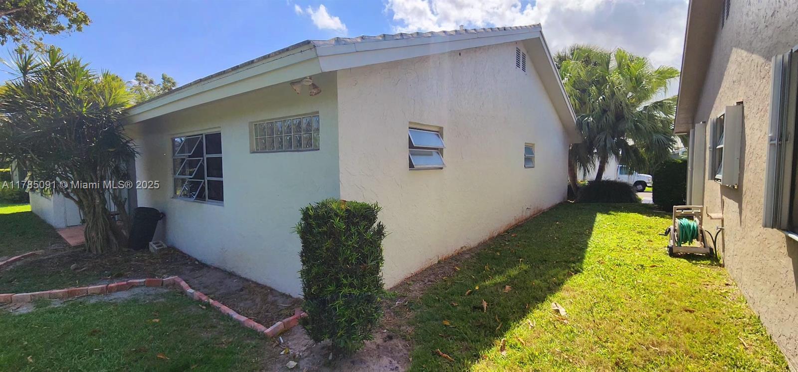 See details 22310 3 / 2 1658 sq. ft. $ 2025-10-11 0 Photo