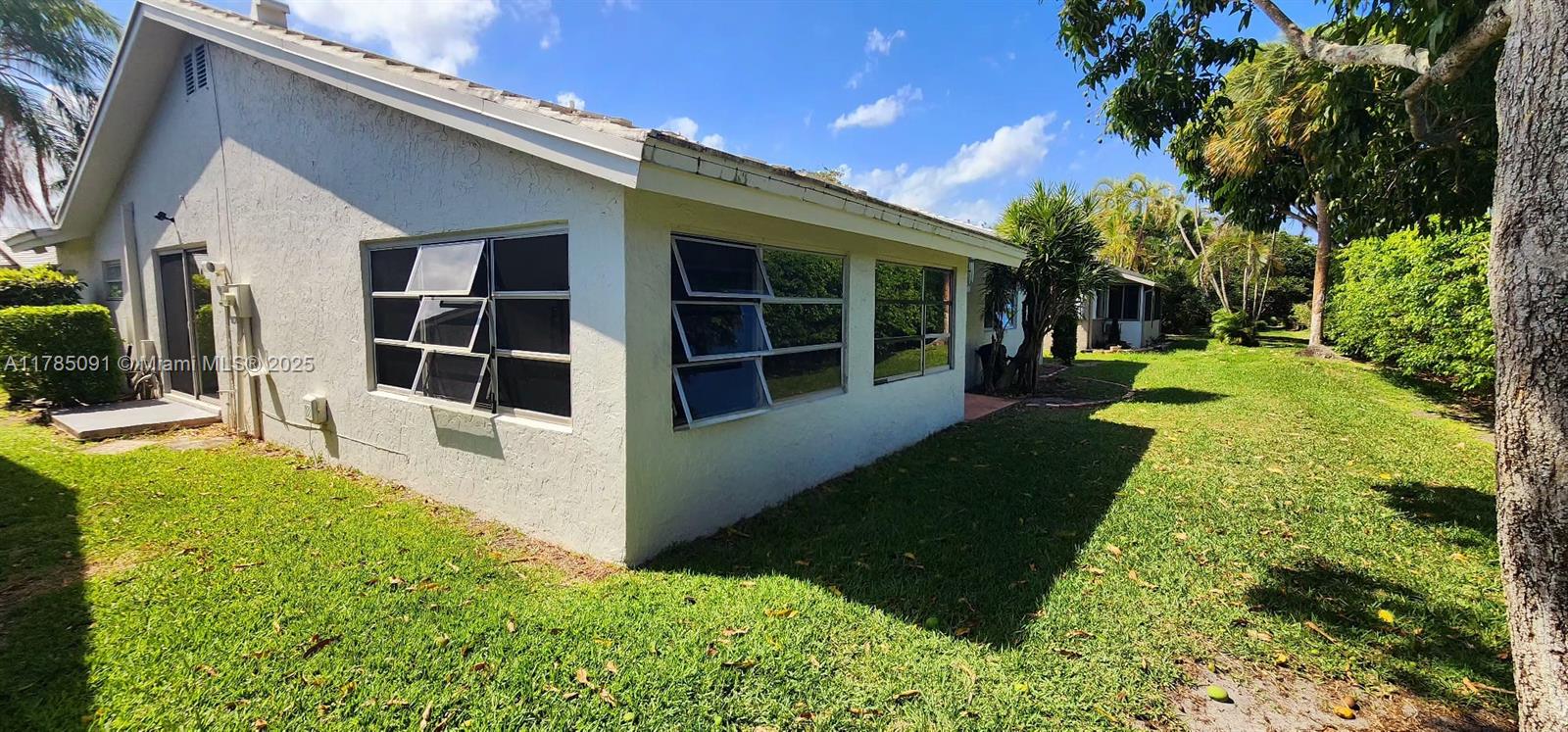 See details 22310 3 / 2 1658 sq. ft. $ 2025-10-11 0 Photo