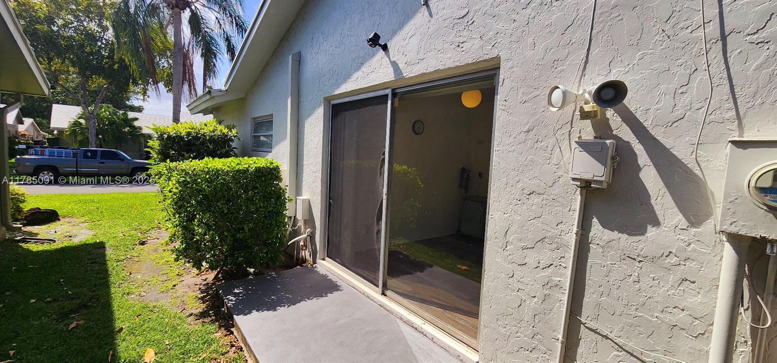 See details 22310 3 / 2 1658 sq. ft. $ 2025-10-11 0 Photo