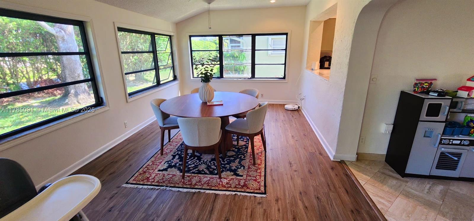 See details 22310 3 / 2 1658 sq. ft. $ 2025-10-11 0 Photo