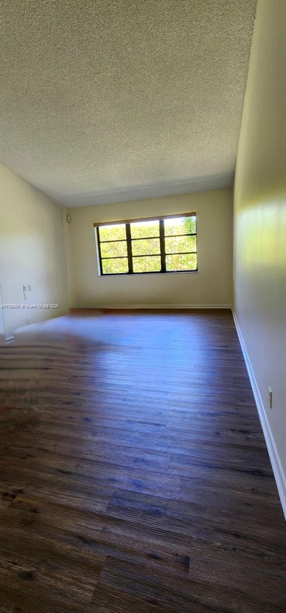 See details 22310 3 / 2 1658 sq. ft. $ 2025-10-11 0 Photo