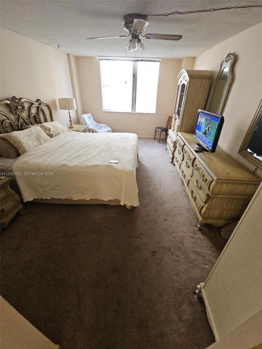 See details 706 1 / 2 943 sq. ft. $ 2025-08-28 0 Photo