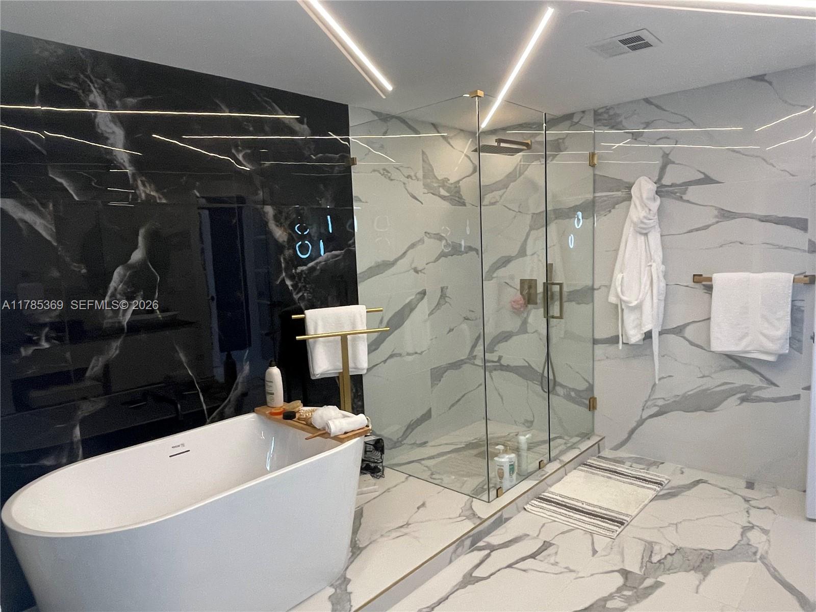 Photo of 3101 Ocean Dr  #1707, Hollywood, Florida, 33019 - 