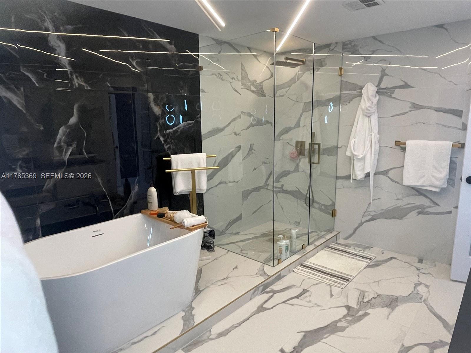 Photo of 3101 Ocean Dr  #1707, Hollywood, Florida, 33019 - 