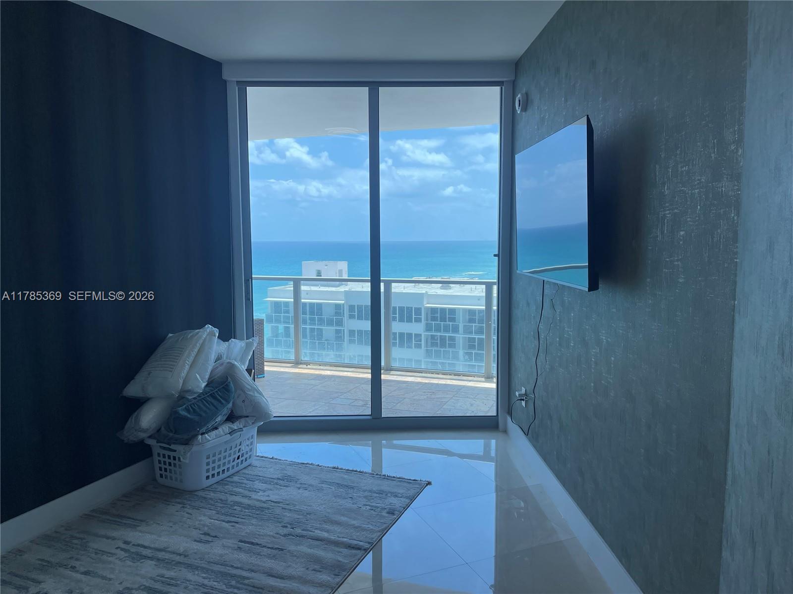 Photo of 3101 Ocean Dr  #1707, Hollywood, Florida, 33019 - 