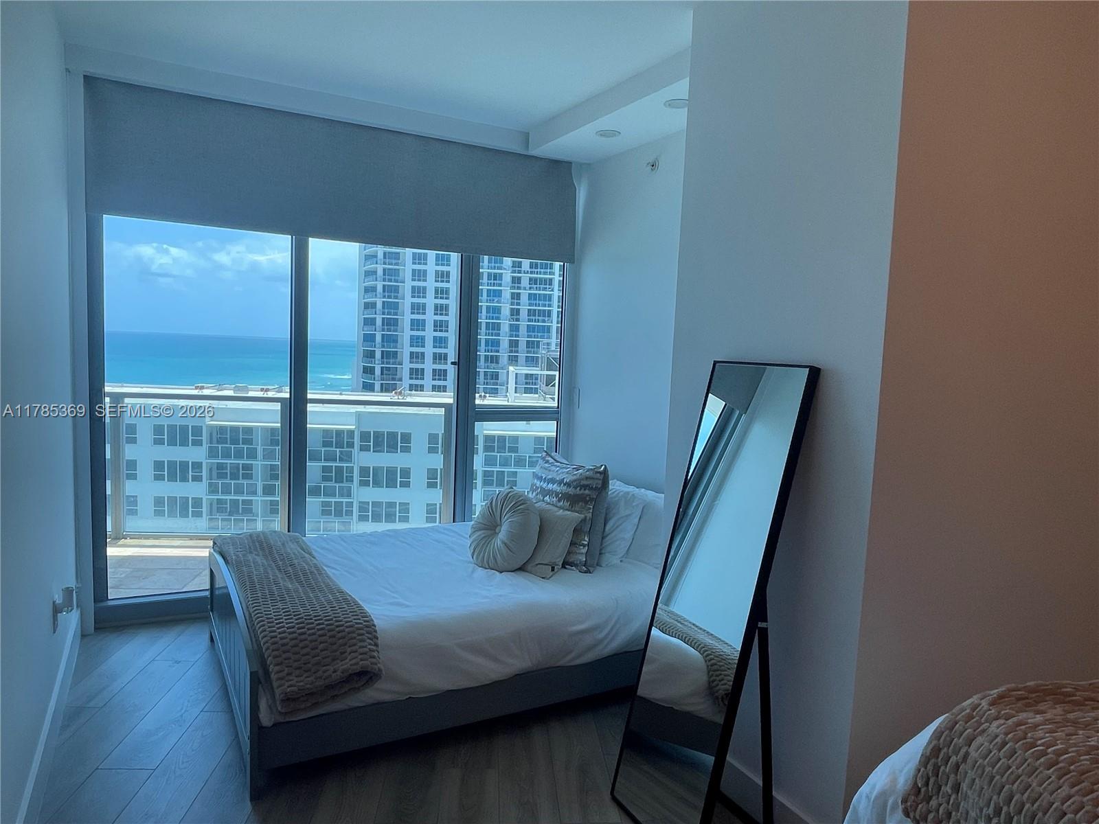Photo of 3101 Ocean Dr  #1707, Hollywood, Florida, 33019 - 