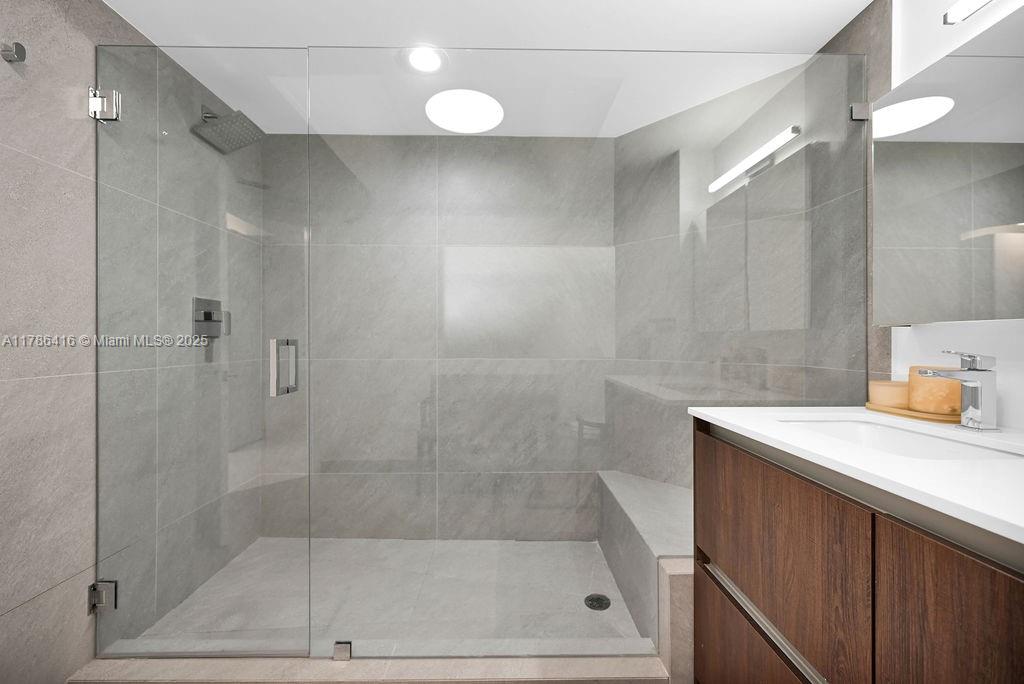 2708 3 / 3 1580 sq. ft. $ 2025-04-18 0 Photo