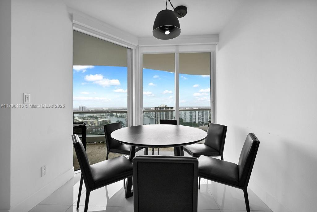 2708 3 / 3 1580 sq. ft. $ 2025-04-18 0 Photo