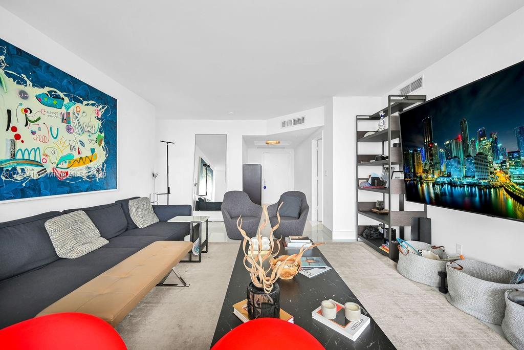 2708 3 / 3 1580 sq. ft. $ 2025-04-18 0 Photo