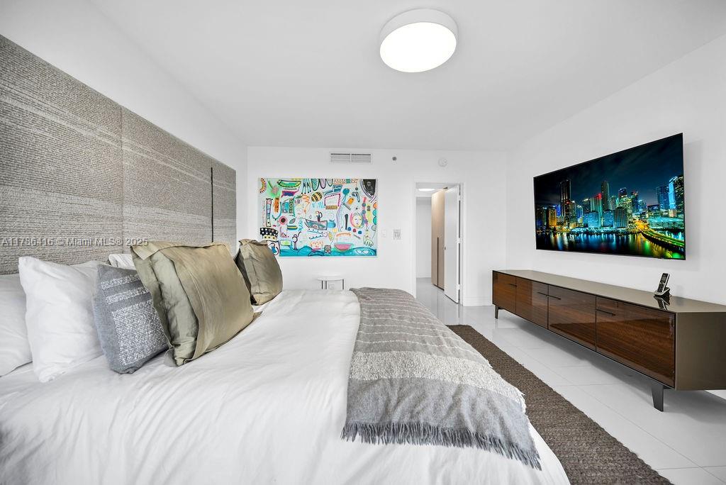 2708 3 / 3 1580 sq. ft. $ 2025-04-18 0 Photo