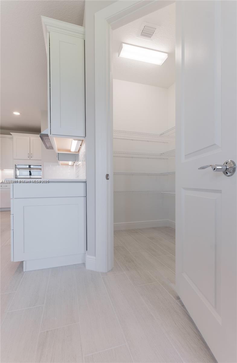 3701 5 / 3 2501 sq. ft. $ 2025-06-25 0 Photo