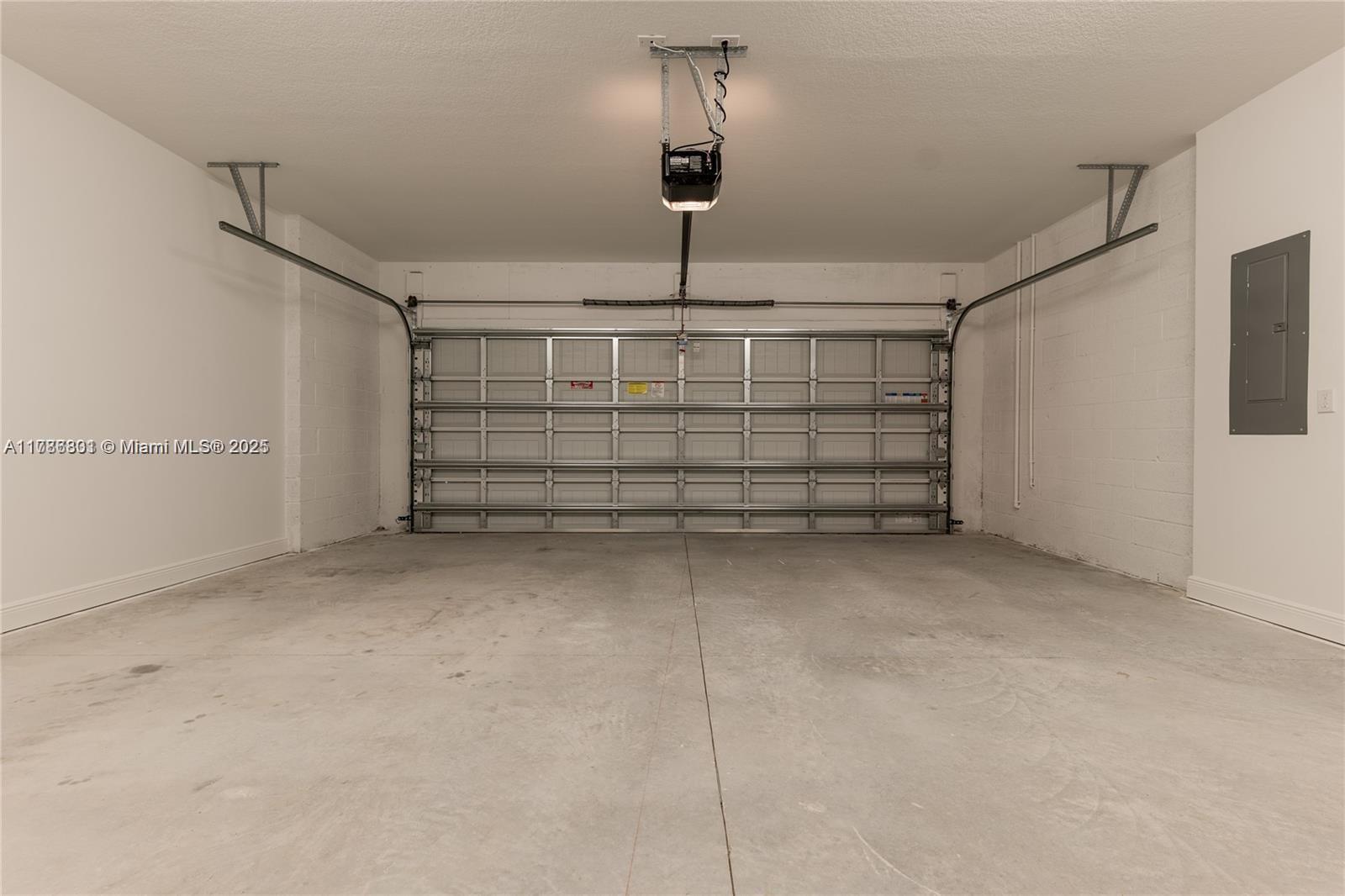 3701 5 / 3 2501 sq. ft. $ 2025-06-25 0 Photo