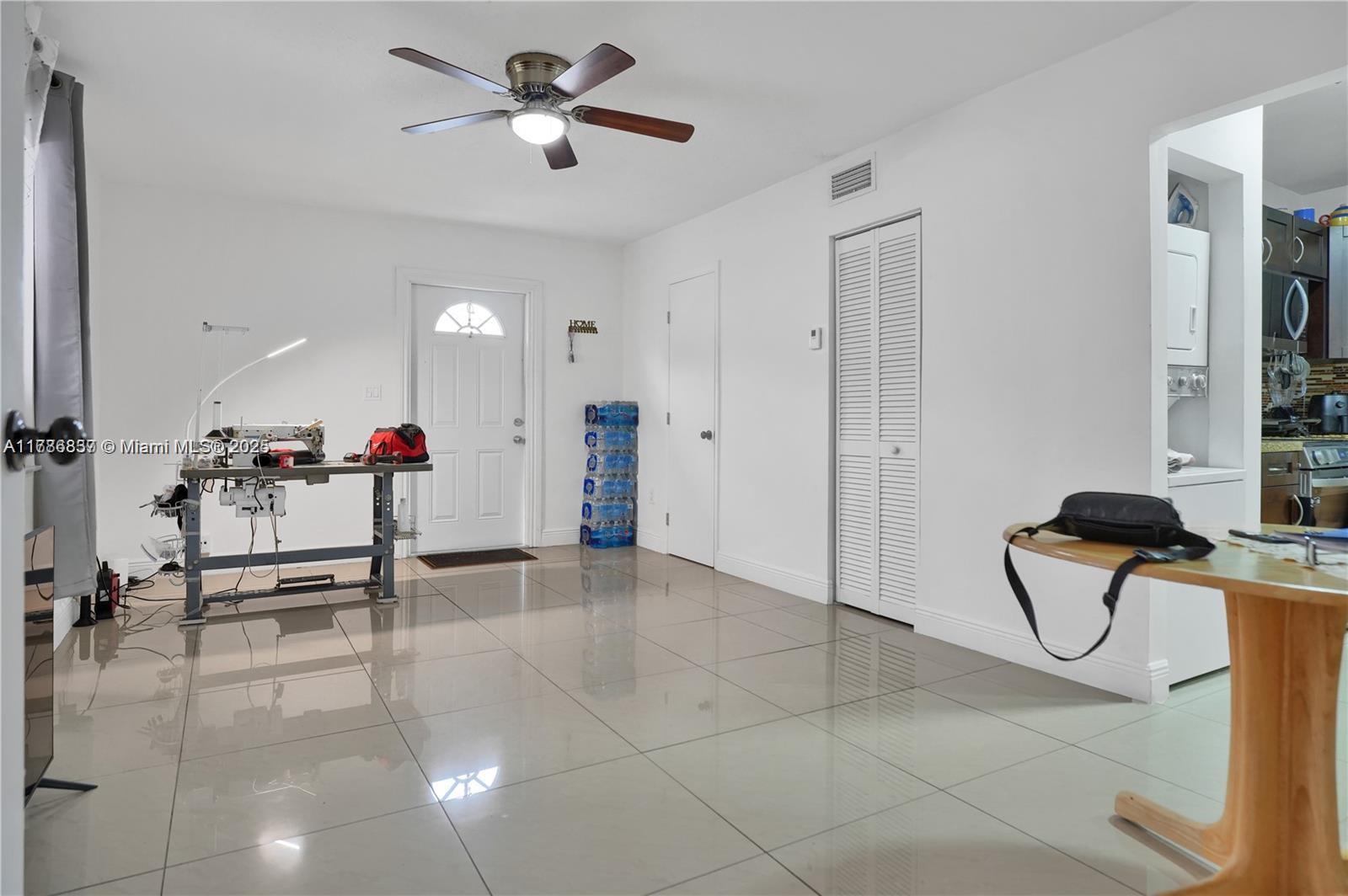 See details / 2490 sq. ft. $ 2025-08-11 0 Photo