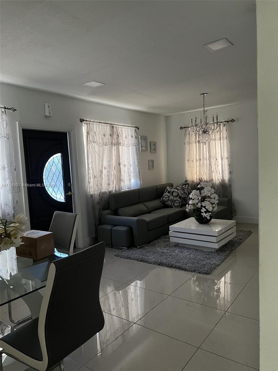 See details / 2490 sq. ft. $ 2025-08-11 0 Photo