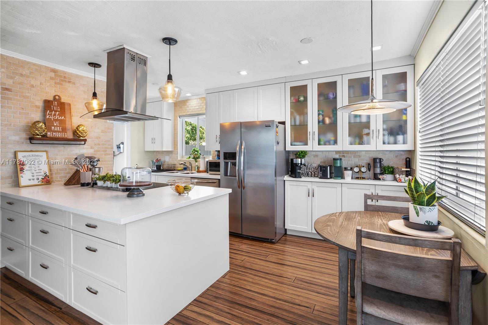 19310 3 / 1 1125 sq. ft. $ 2025-07-22 0 Photo