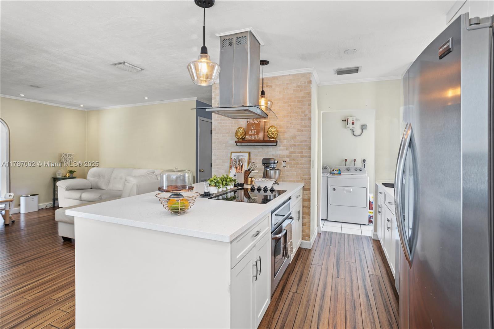 19310 3 / 1 1125 sq. ft. $ 2025-07-22 0 Photo