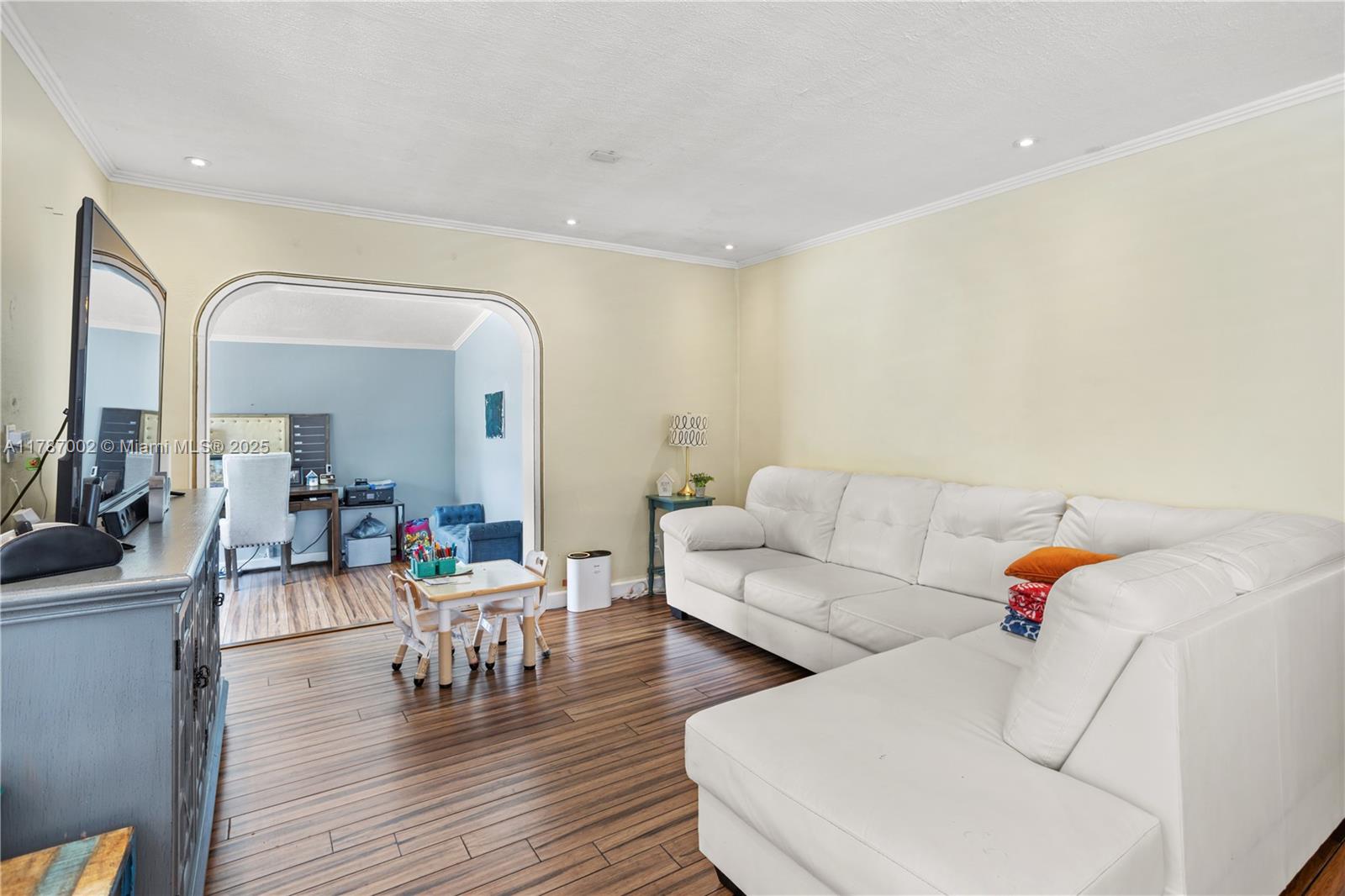 19310 3 / 1 1125 sq. ft. $ 2025-07-22 0 Photo