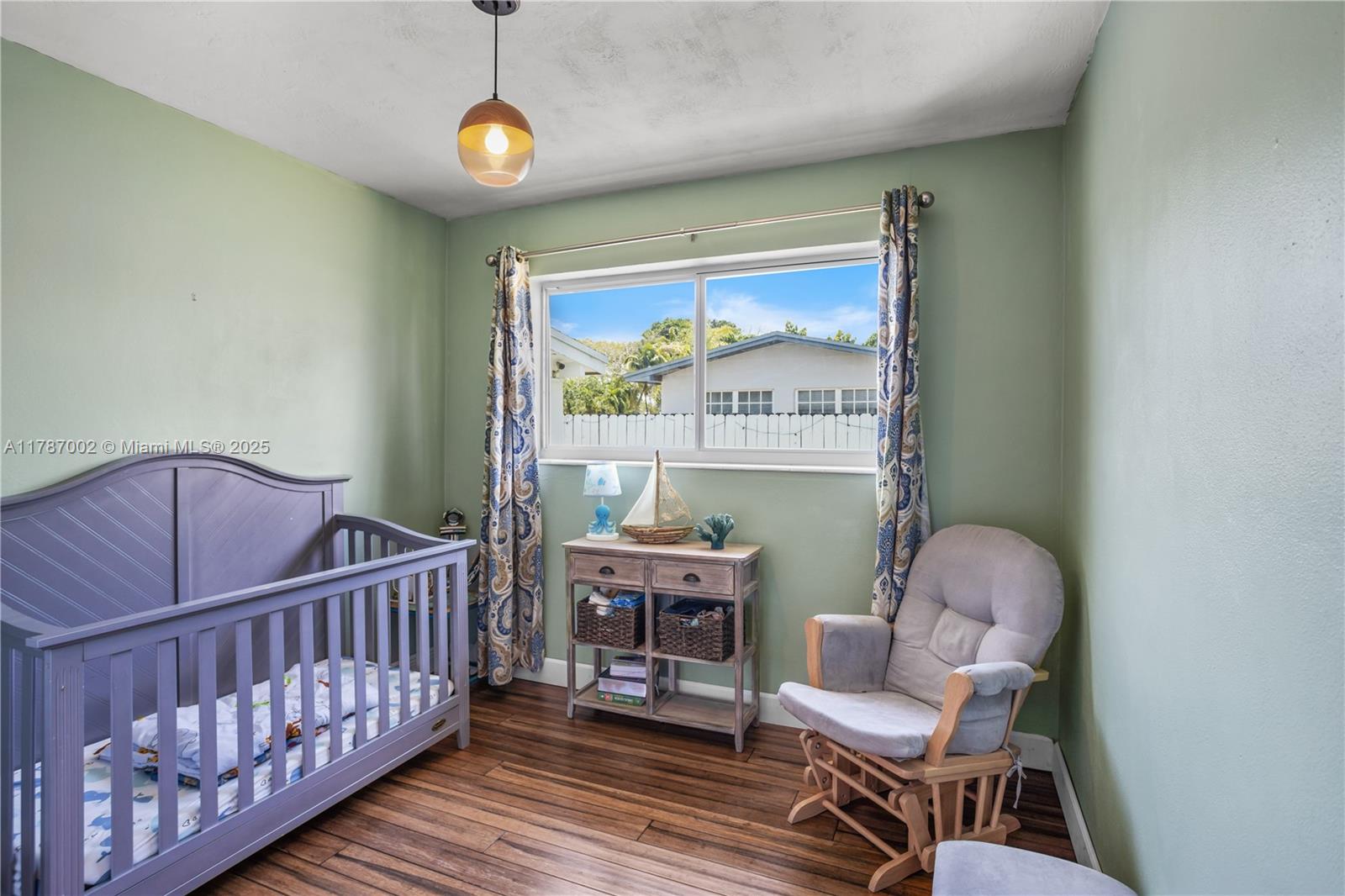 19310 3 / 1 1125 sq. ft. $ 2025-07-22 0 Photo