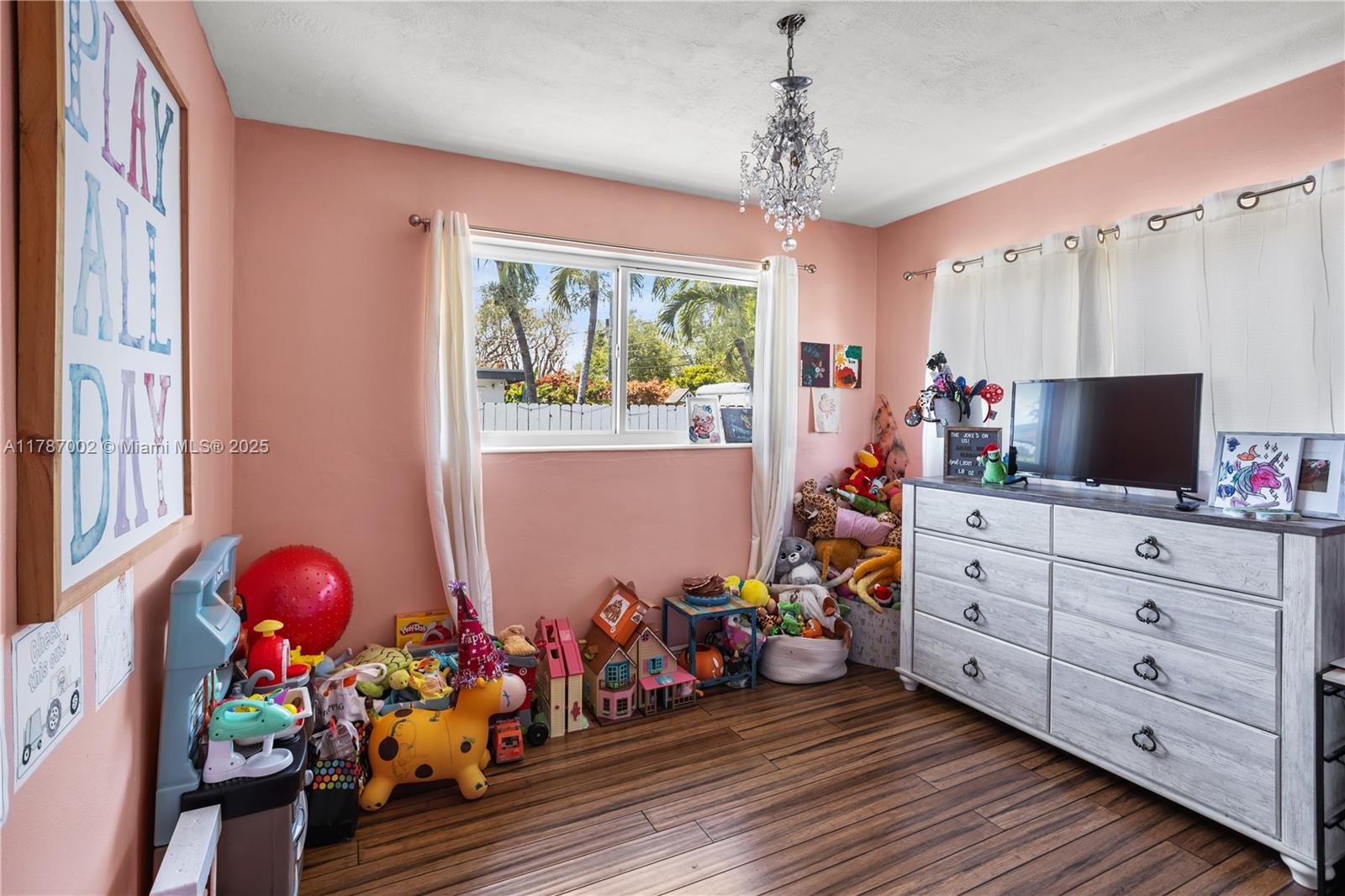 19310 3 / 1 1125 sq. ft. $ 2025-07-22 0 Photo