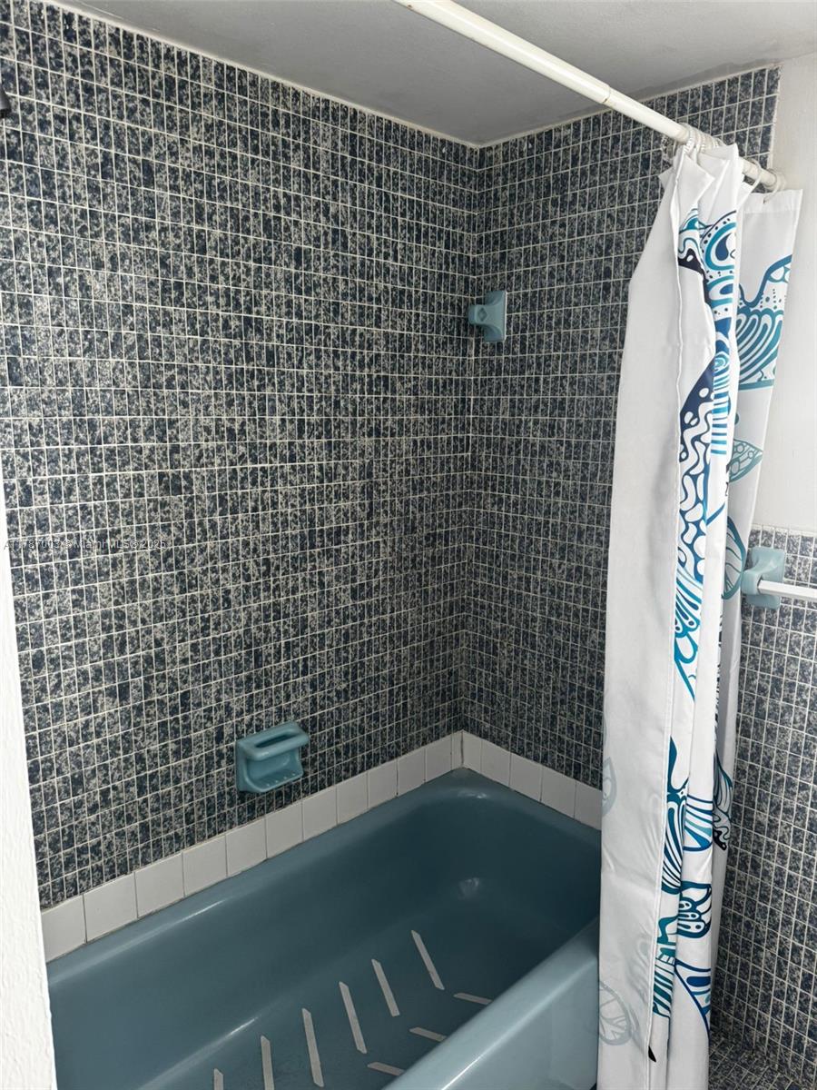 806-2 1 / 1 947 sq. ft. $ 2025-10-21 0 Photo