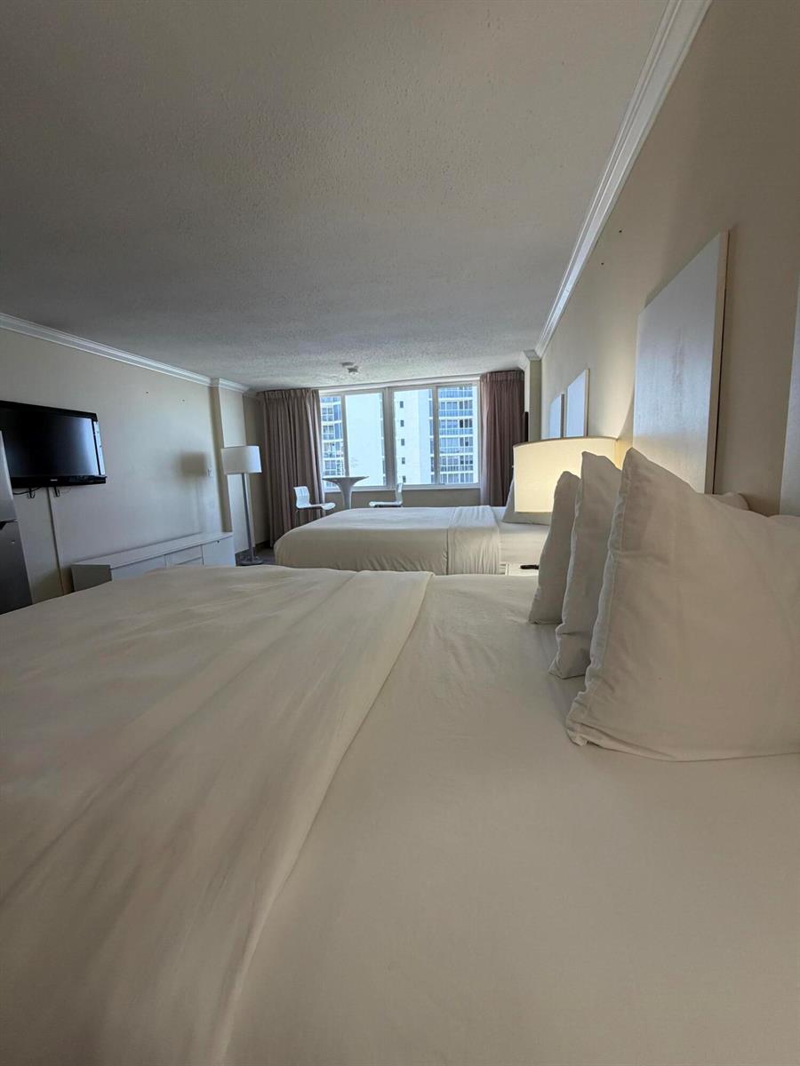 Photo of 19201 Collins , Sunny Isles Beach, Florida, 33160 - IMG_2464
