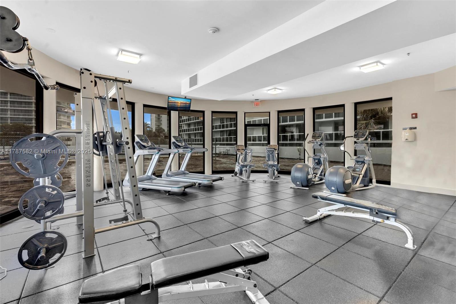 Photo of 20515 Country Club Dr  #646, Aventura, Florida, 33180 - 