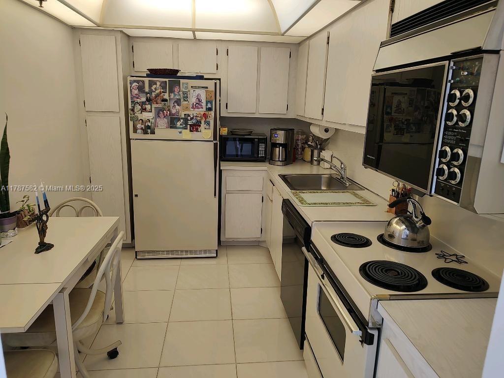 Photo of 20515 Country Club Dr  #646, Aventura, Florida, 33180 - 