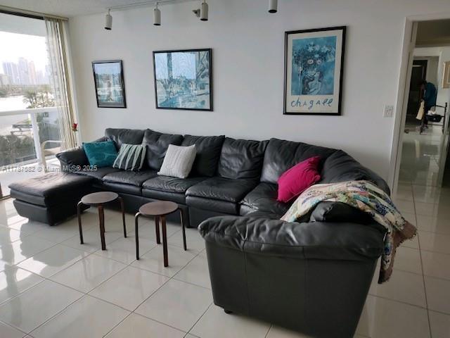 Photo of 20515 Country Club Dr  #646, Aventura, Florida, 33180 - 