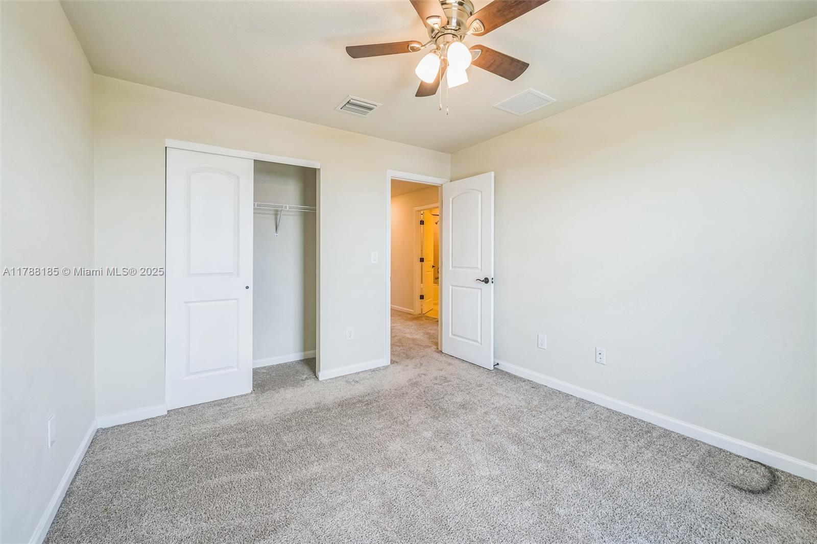 10484 3 / 3 2444 sq. ft. $ 2025-09-12 0 Photo