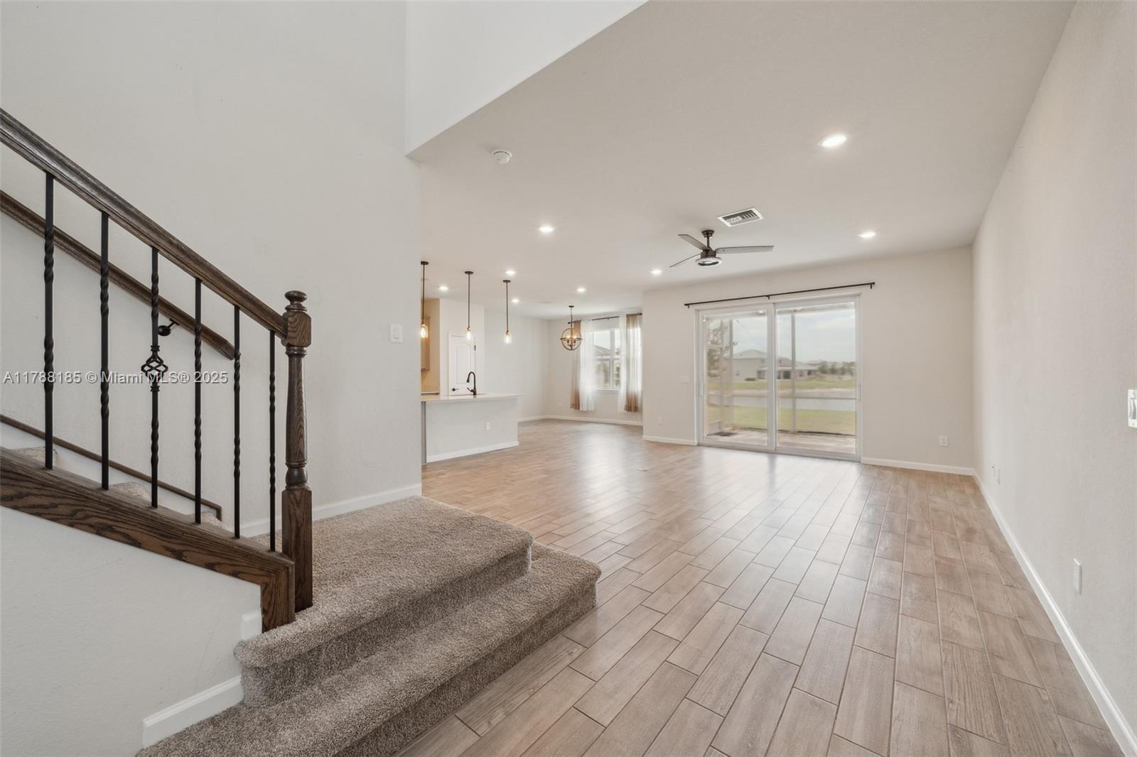 10484 3 / 3 2444 sq. ft. $ 2025-09-12 0 Photo