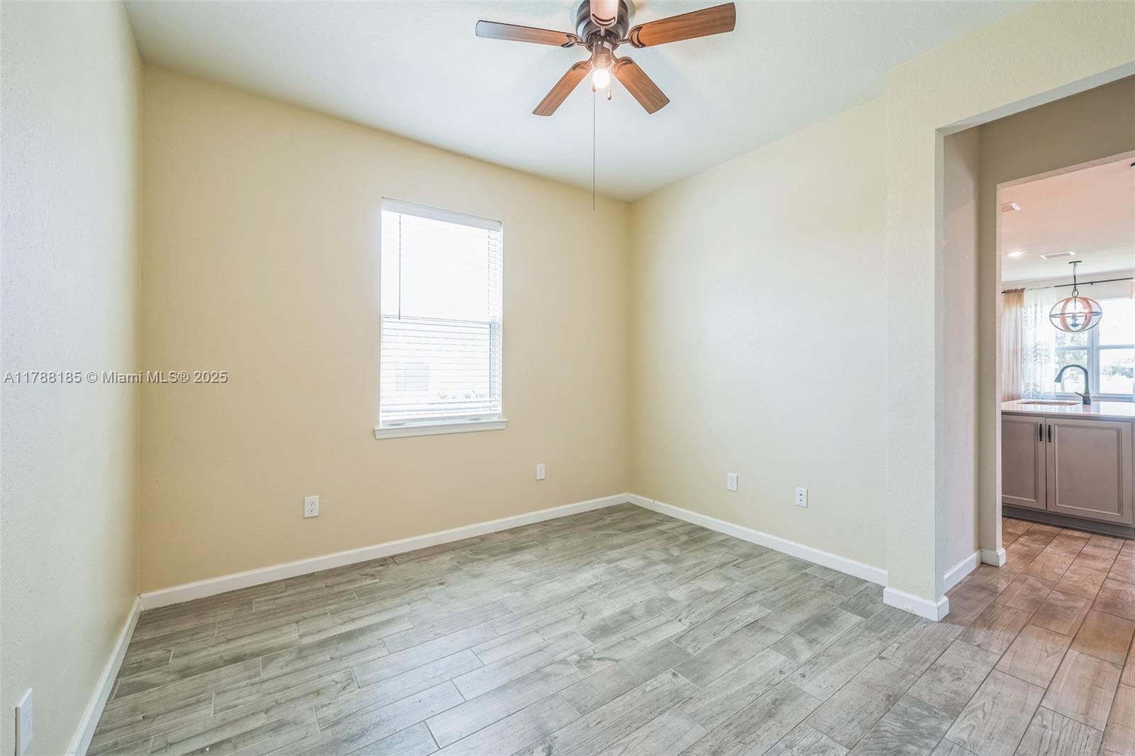 10484 3 / 3 2444 sq. ft. $ 2025-09-12 0 Photo