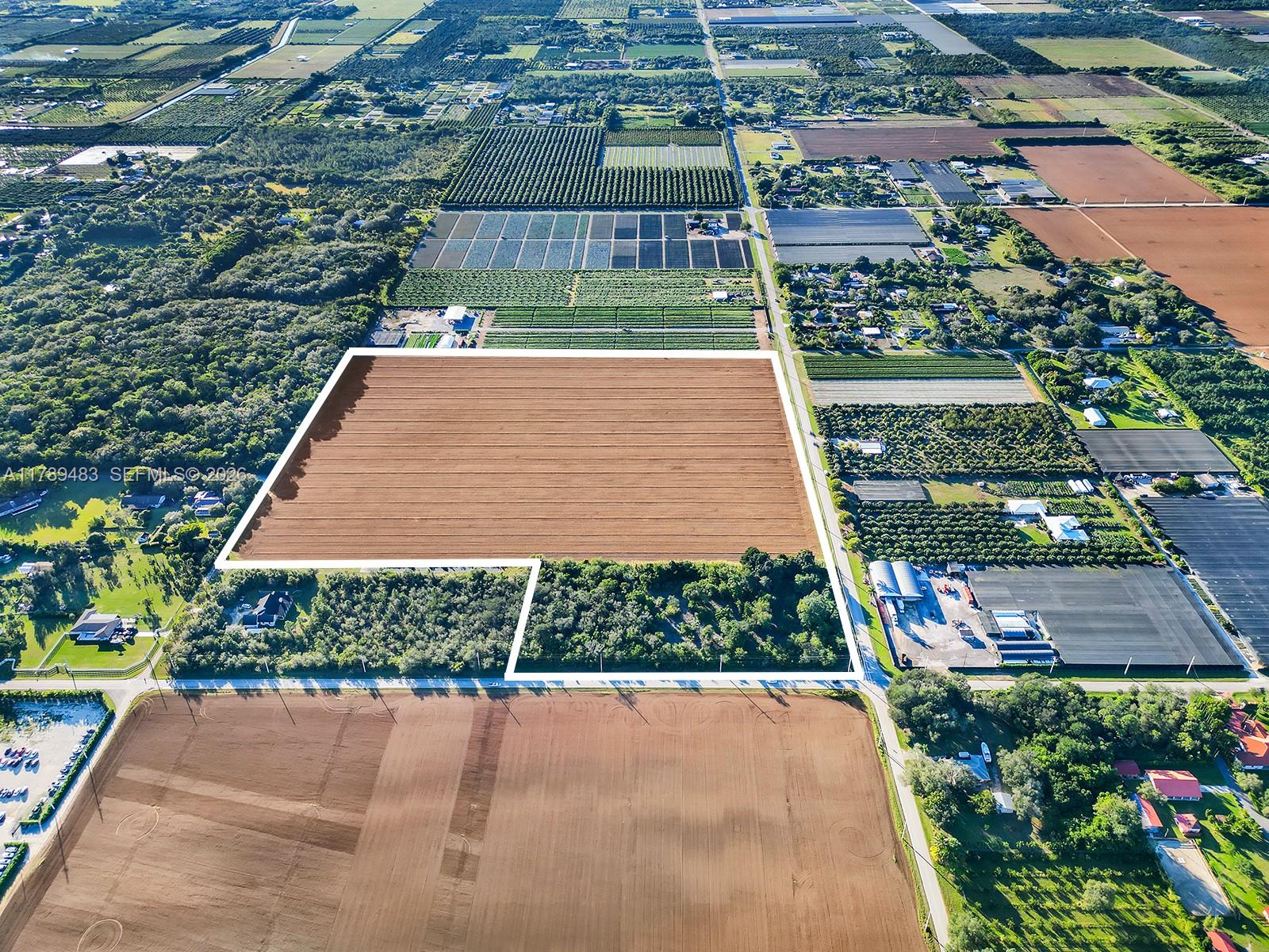   /   кв.футов $ 2025-04-23 0 Фото