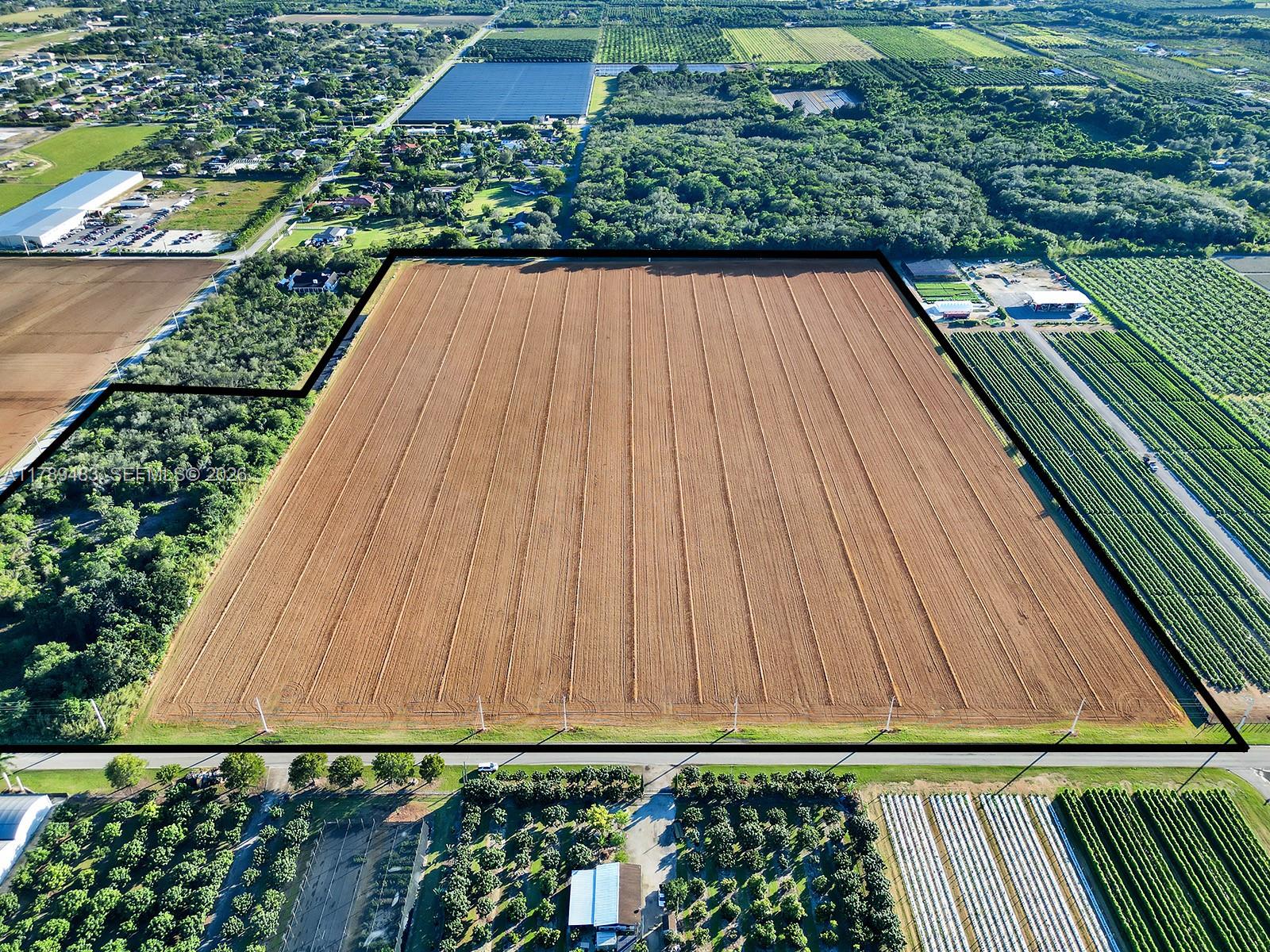   /   кв.футов $ 2025-04-23 0 Фото