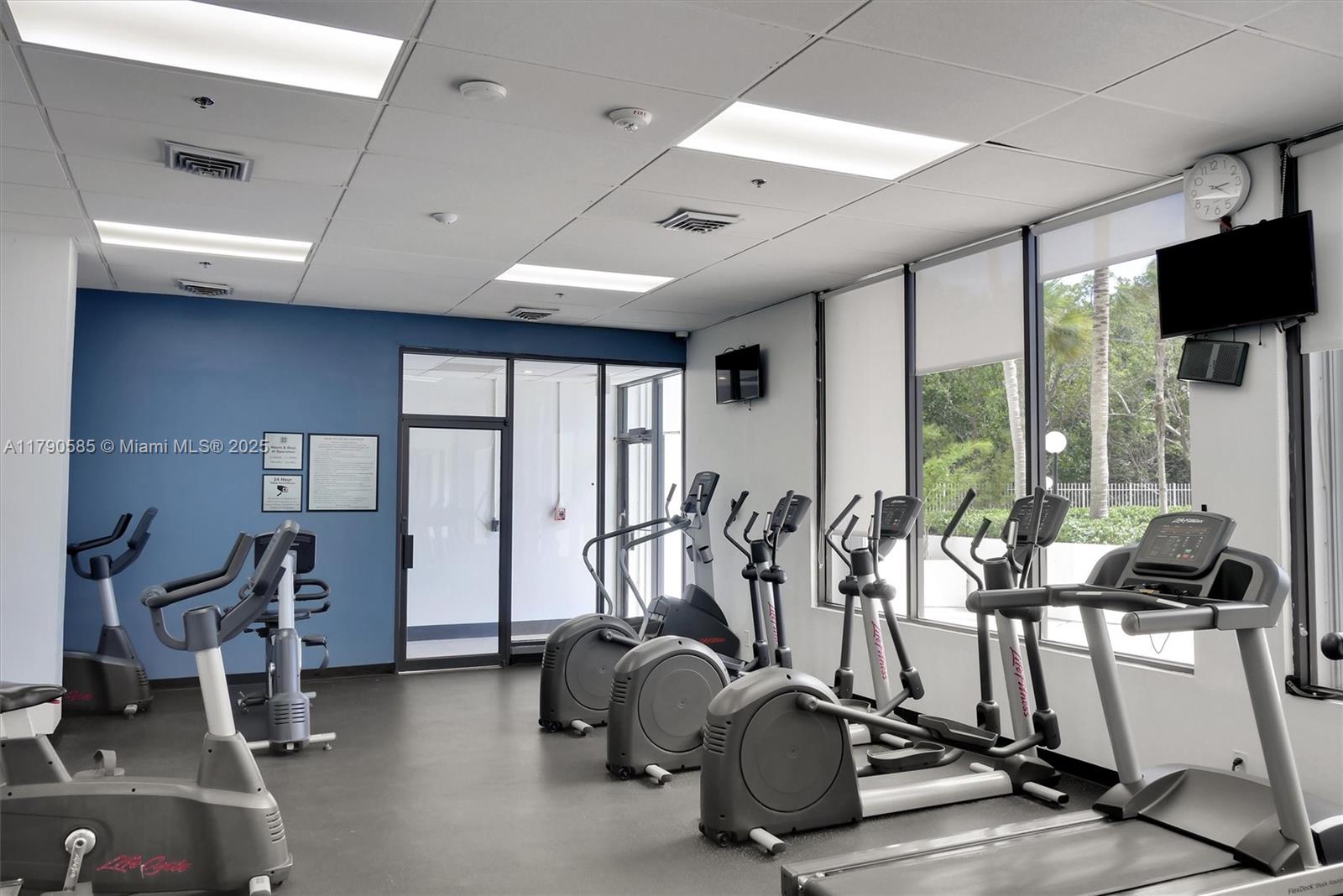 617 2 / 2 1521 sq. ft. $ 2025-05-14 0 Photo