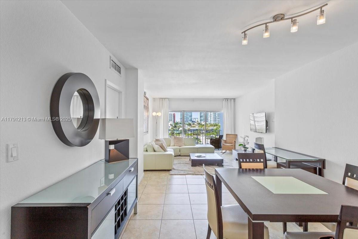 527 1 / 2 762 sq. ft. $ 2025-04-26 0 foto