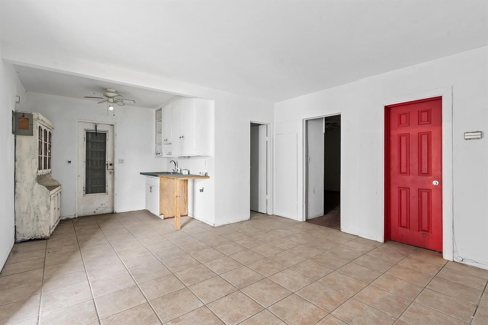 Ver detalles 804, 805 & 810 / 0 sq. ft. $ 2026-06-15 0 foto