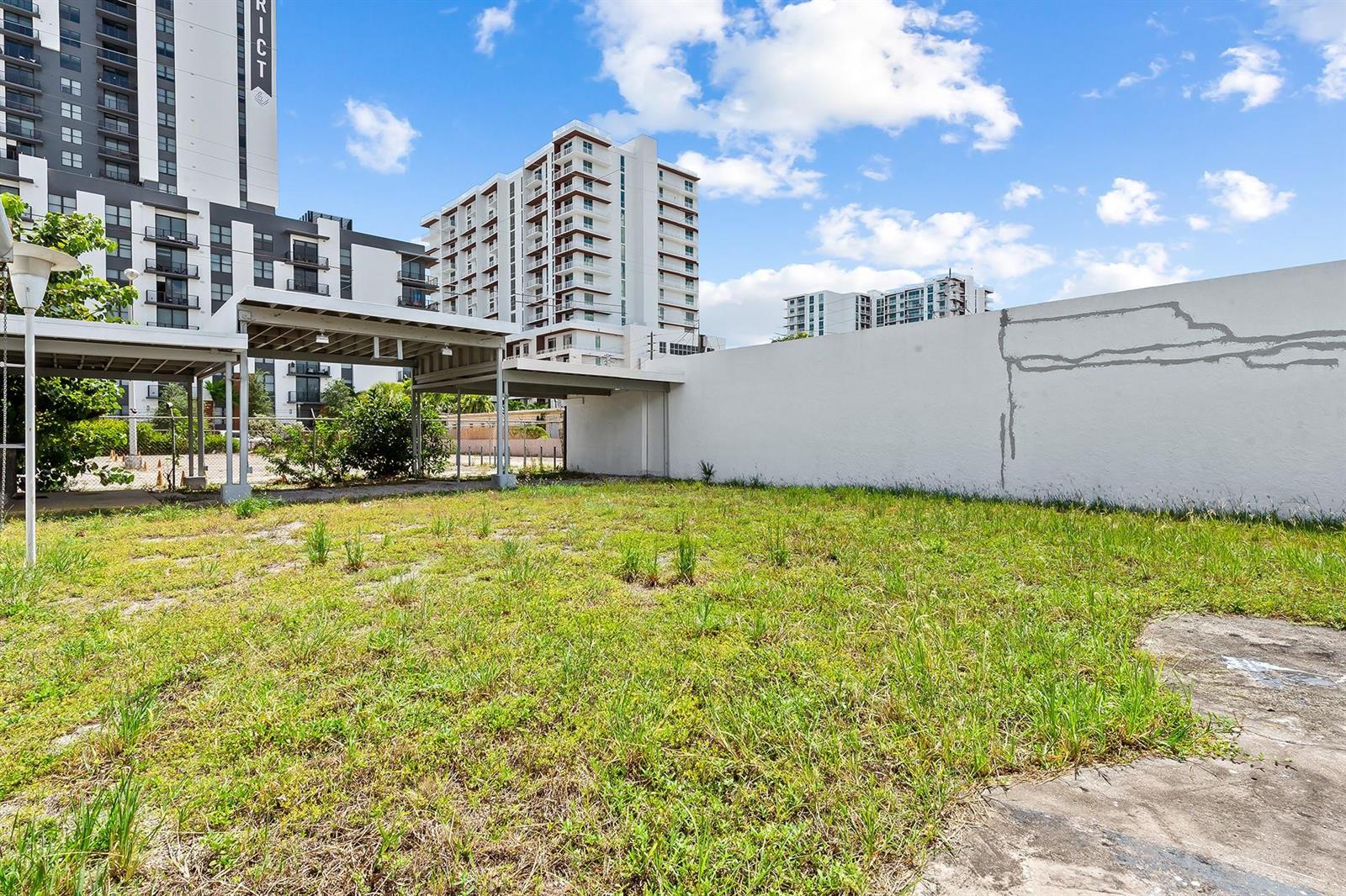 Ver detalles 804, 805 & 810 / 0 sq. ft. $ 2026-06-15 0 foto