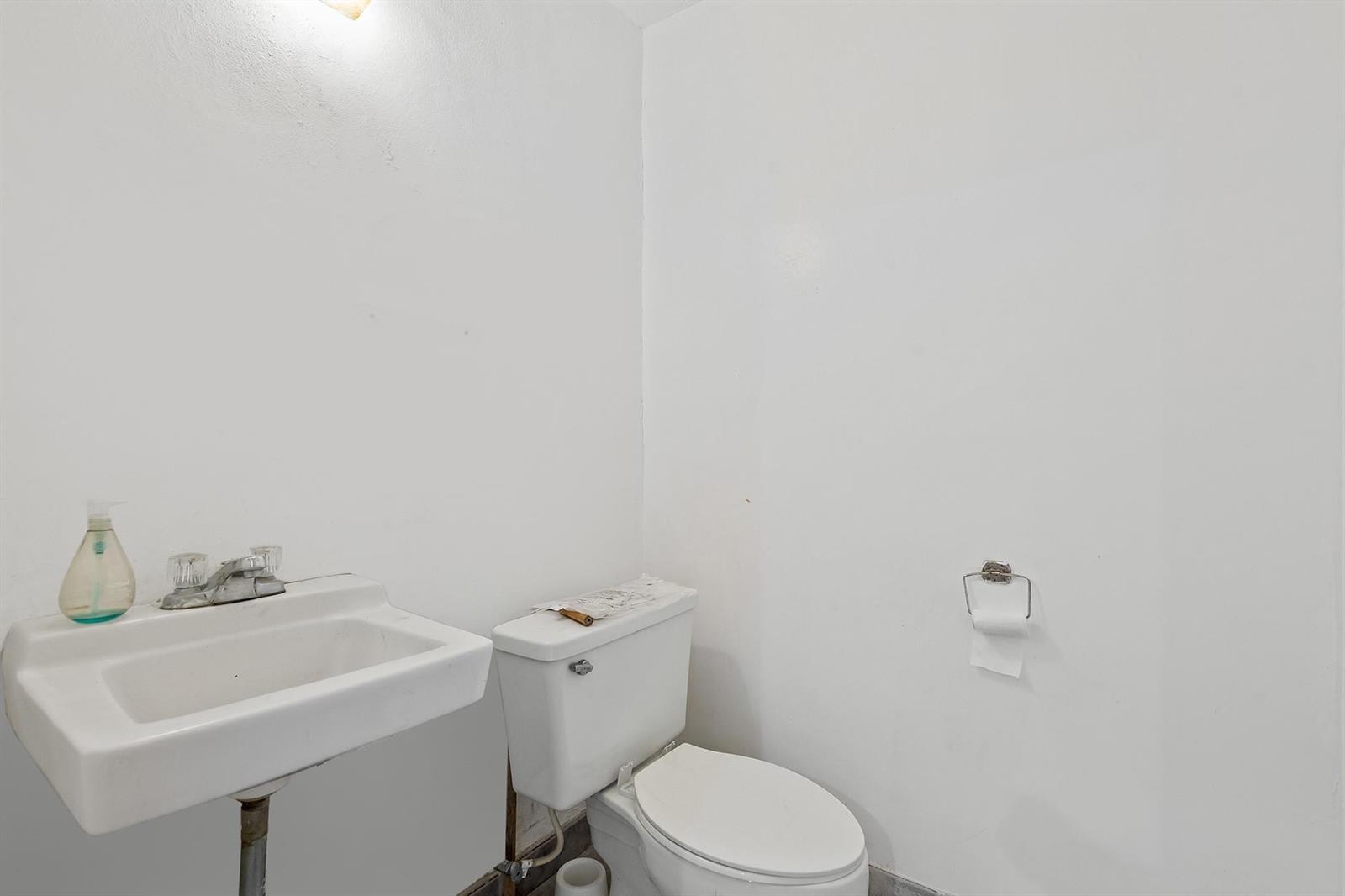Ver detalles 804, 805 & 810 / 0 sq. ft. $ 2026-06-15 0 foto
