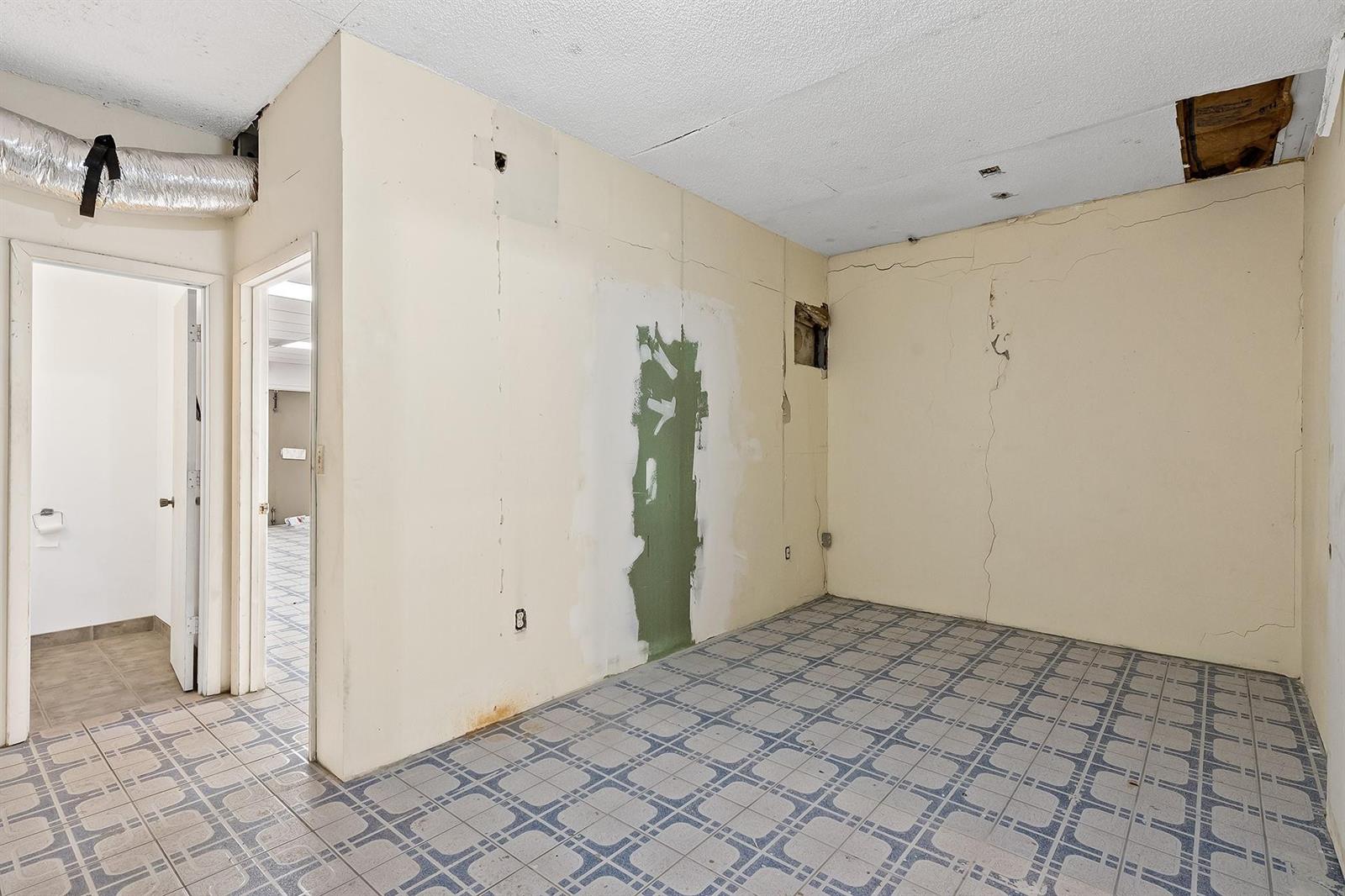 Ver detalles 804, 805 & 810 / 0 sq. ft. $ 2026-06-15 0 foto