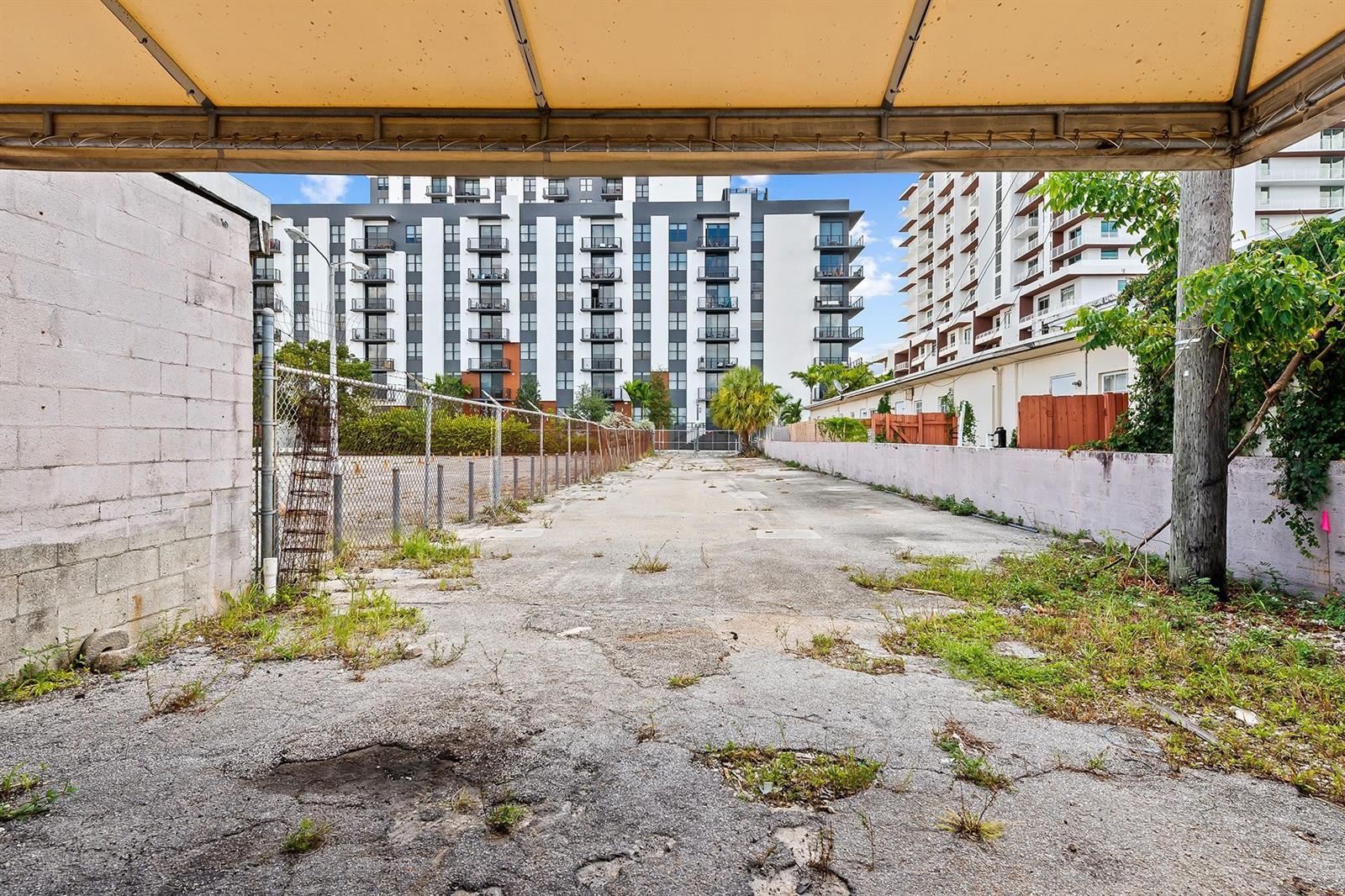 Ver detalles 804, 805 & 810 / 0 sq. ft. $ 2026-06-15 0 foto