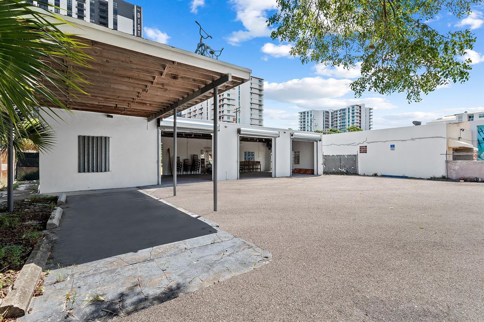 Ver detalles 804, 805 & 810 / 0 sq. ft. $ 2026-06-15 0 foto