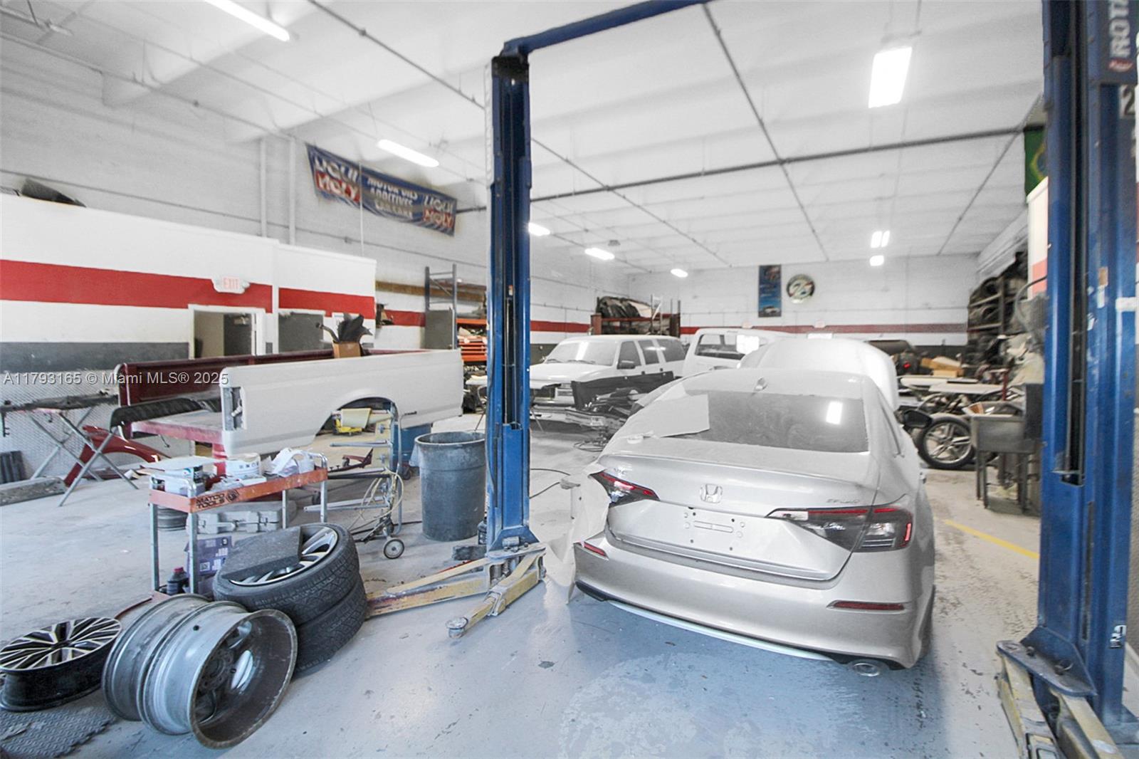 1-2-3-4-5-6-7-8-9-10-11-1  /   sq. ft. $ 2025-06-23 0 Photo