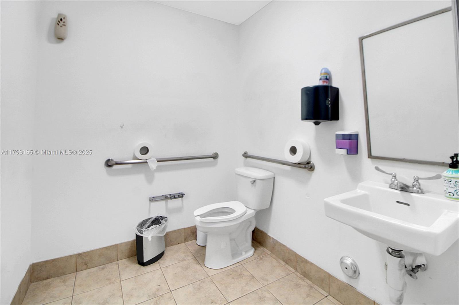 1-2-3-4-5-6-7-8-9-10-11-1  /   sq. ft. $ 2025-06-23 0 Photo