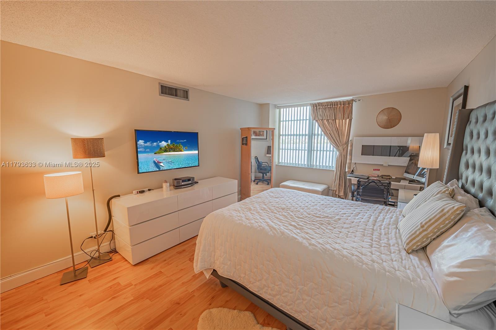 See details 401 2 / 2 1488 sq. ft. $ 2025-06-30 0 Photo