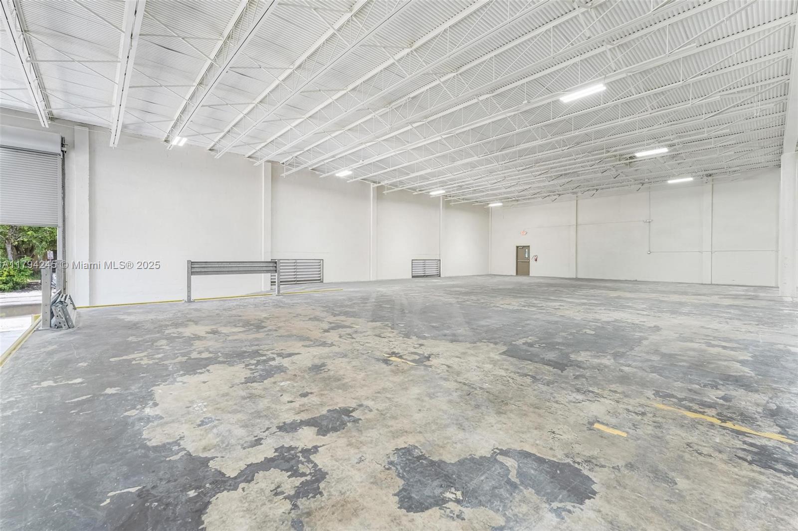 See details / sq. ft. $ 2025-05-01 0 Photo